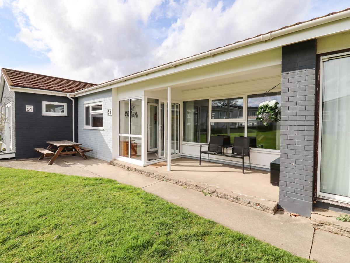 Marsh Bungalow Carlton Colville Eksteriør billede